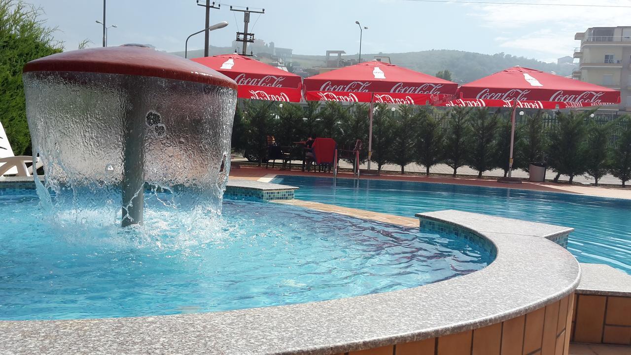 Blue Sky Hotel Golem Kültér fotó